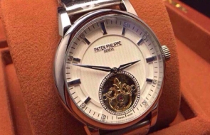 百达翡丽表镜碎裂急救方法