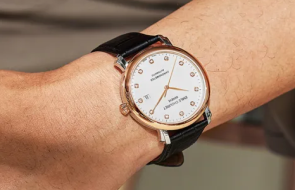 艾米龙手表的表蒙出现故障怎么维修呢